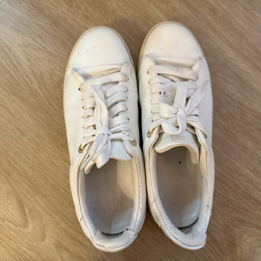 Classic White Sneakers LV - Picture 6 of 7
